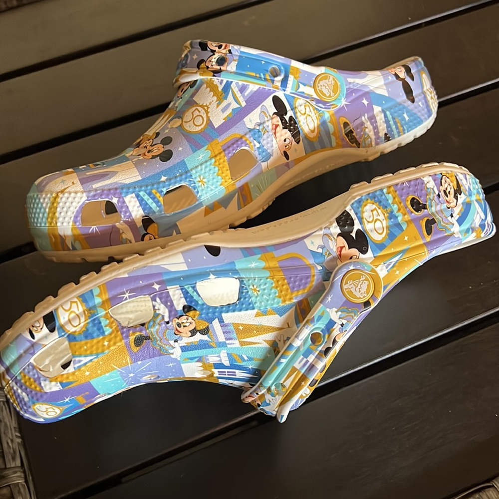 Disney 50th Anniversary Celebration Crocs Size 9 - Picture 5 of 17